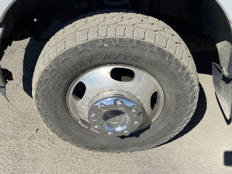 2011-ford-f350-image-34