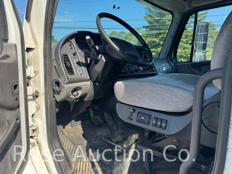 2015-freightliner-m2-112-single-axle-truck-tractor-(saluda,-va)-image-26