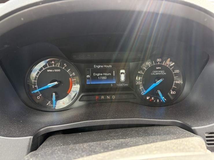 2018-ford-explorer-image-28