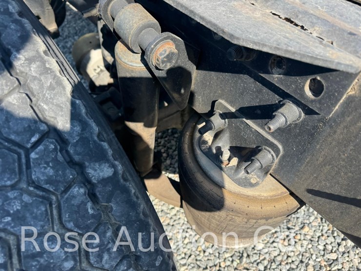 2015-freightliner-m2-112-single-axle-truck-tractor-(saluda,-va)-image-15