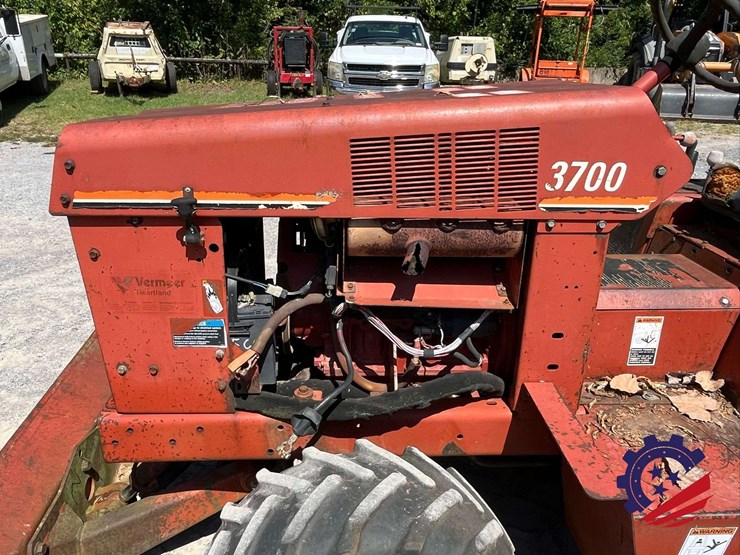 2001-ditch-witch-3700-image-24
