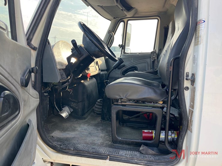 2008-international-durastar-4200-image-14