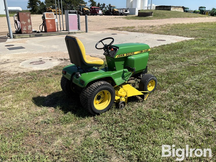 john-deere-317-image-5