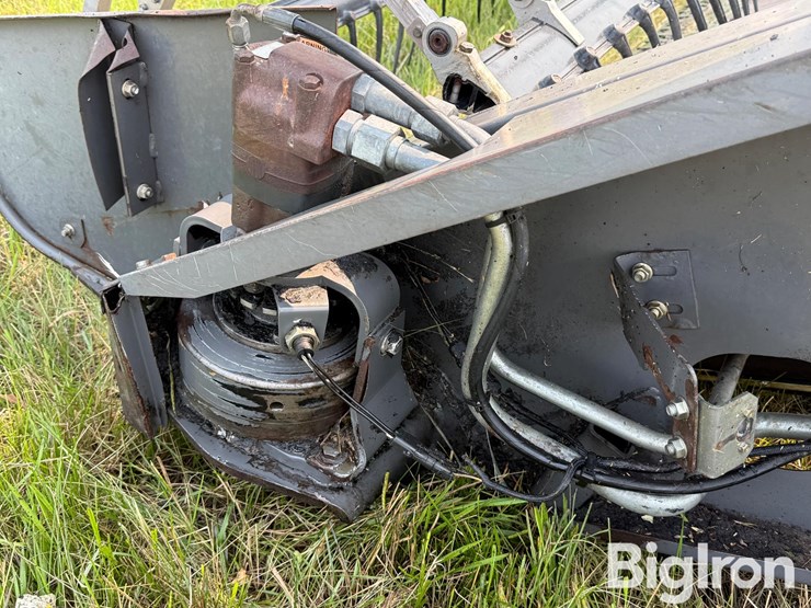 2012-massey-ferguson-5200-image-11