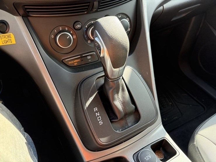 2015-ford-escape-se-image-30