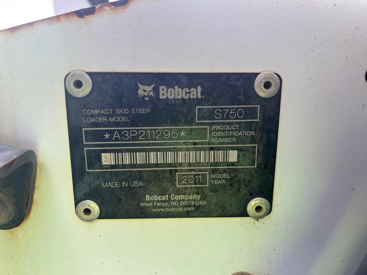 2011-bobcat-s750-image-18