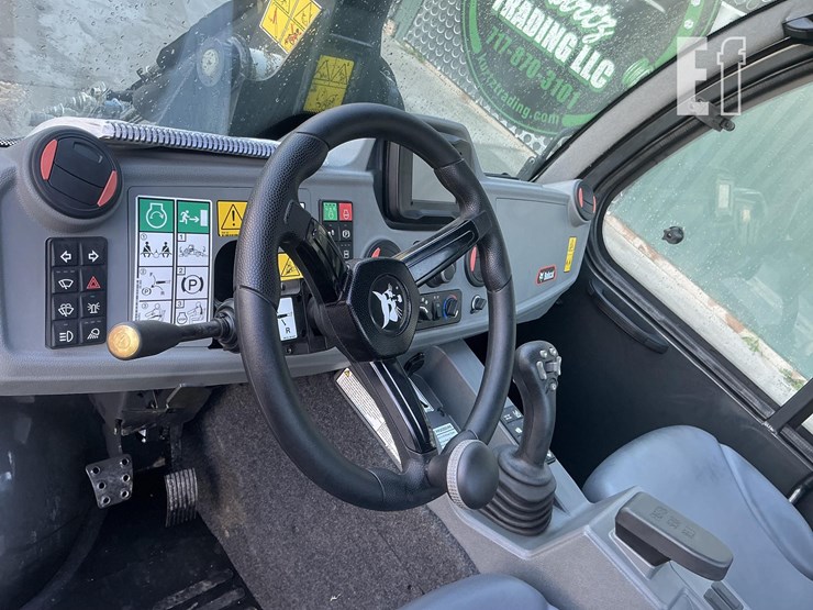 2024-bobcat-toolcat-uw56-image-15