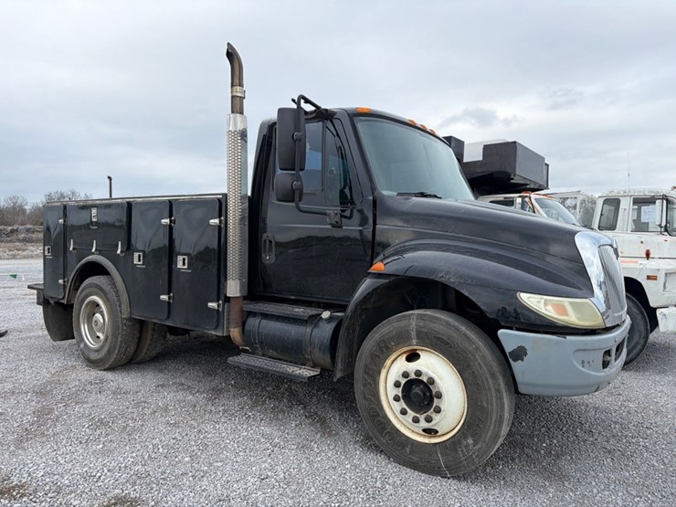 2005-international-durastar-4200-image-2