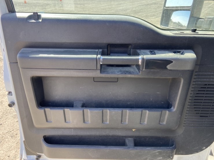 2011-ford-f350-image-23