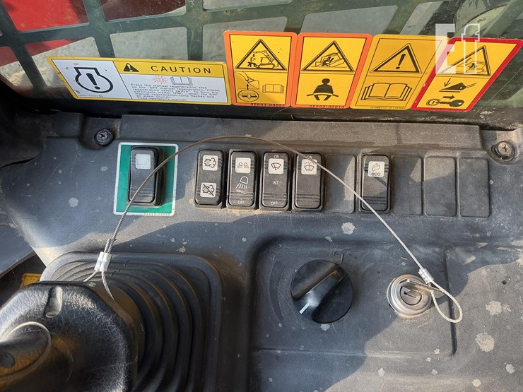 2019-takeuchi-tl12v2-image-15