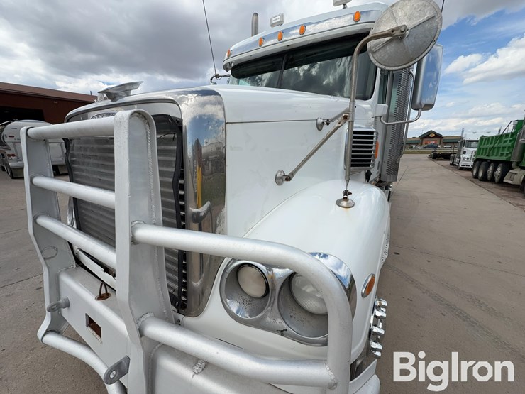 2012-freightliner-coronado-132-image-16