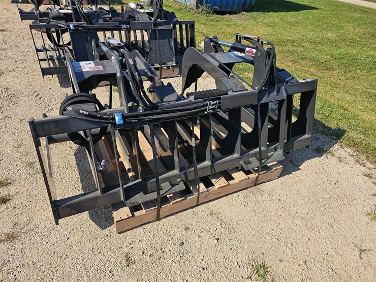 stout-72-8-brush-grapple-bucket-image-2