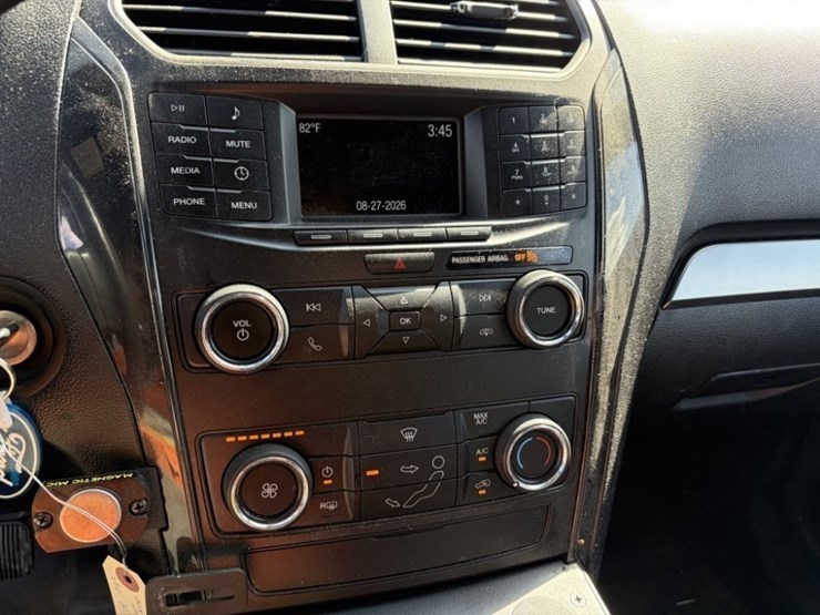 2019-ford-explorer-image-29