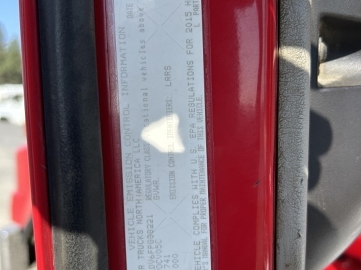 2015-western-star-4900sb-image-14