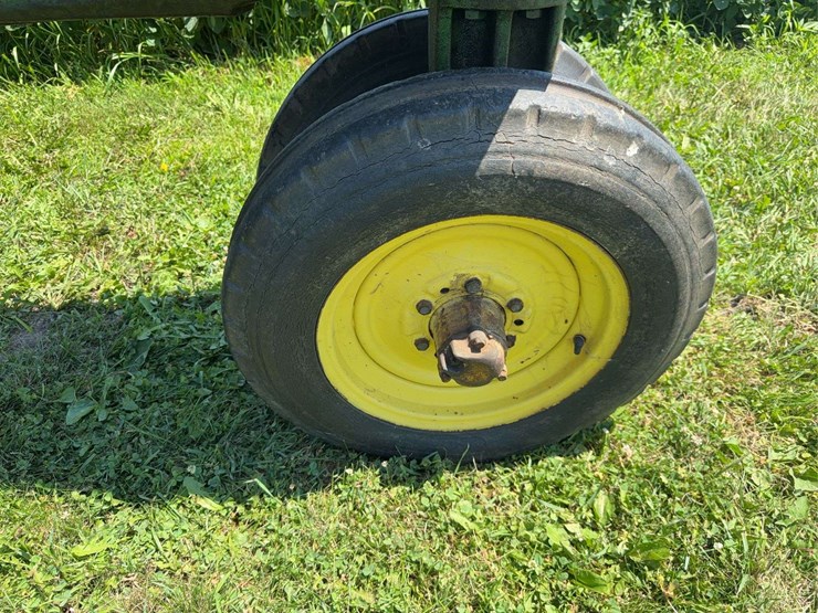 john-deere-70-image-18