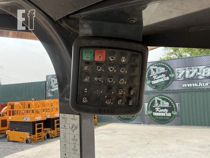 2019-deere-450k-lgp-image-13