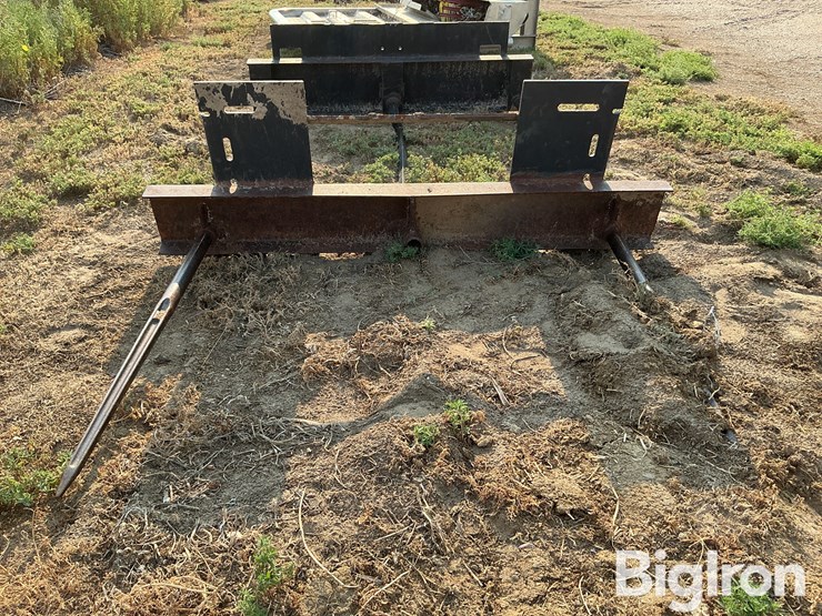 skid-steer-bale-spear-attachment-image-2