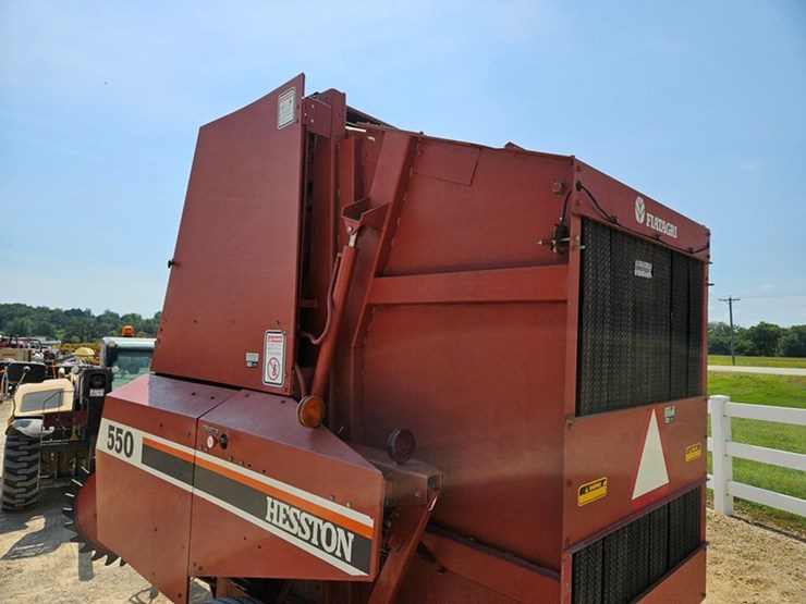 hesston-550-image-23