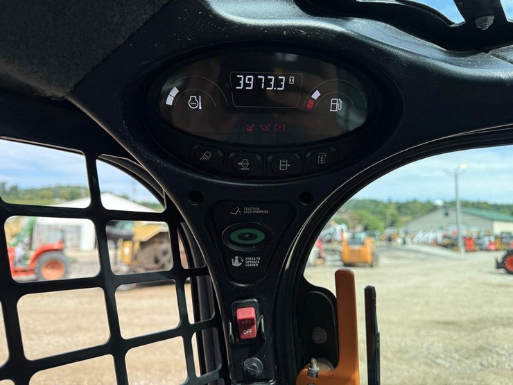 2023-bobcat-s650-image-21