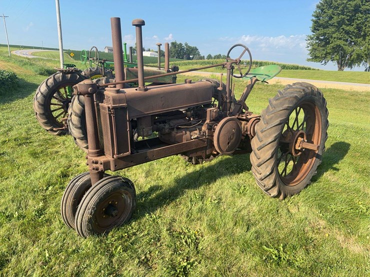 john-deere-b-image-1
