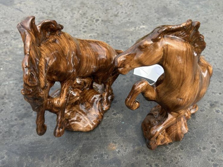 #134-•-(2)-horse-statue-image-1
