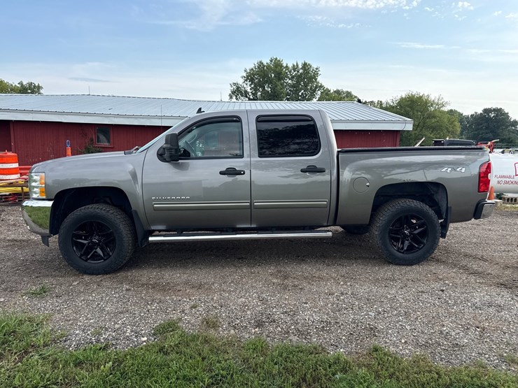 2013-chevrolet-silverado-1500-image-2