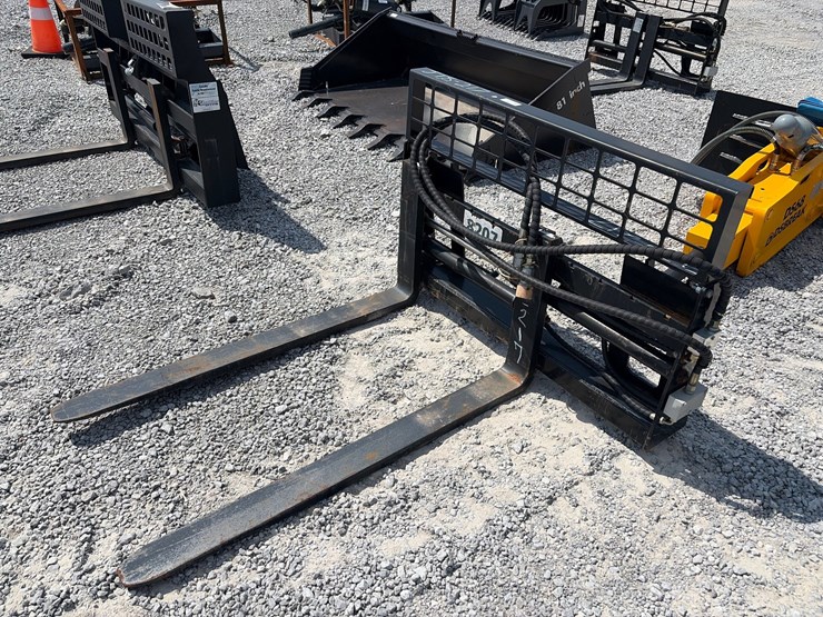 #48-•-agt-hyd-pallet-forks-image-1