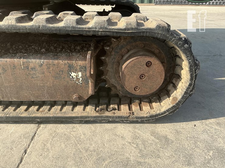 2010-caterpillar-303.5c-cr-image-9
