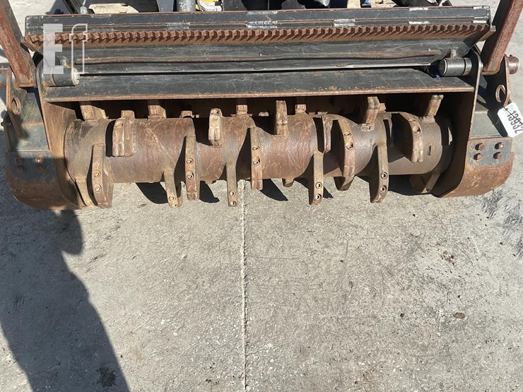 2021-deere-333g-image-11