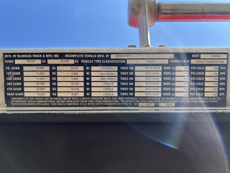 2005-kenworth-w900-image-11