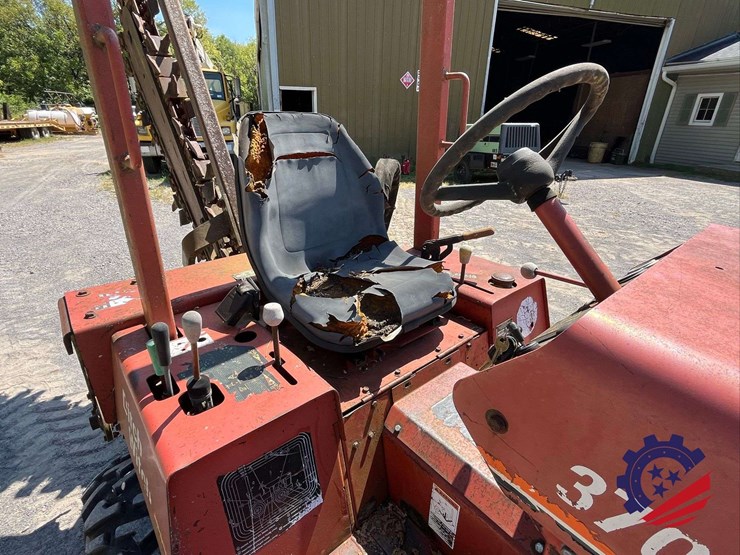 2001-ditch-witch-3700-image-27