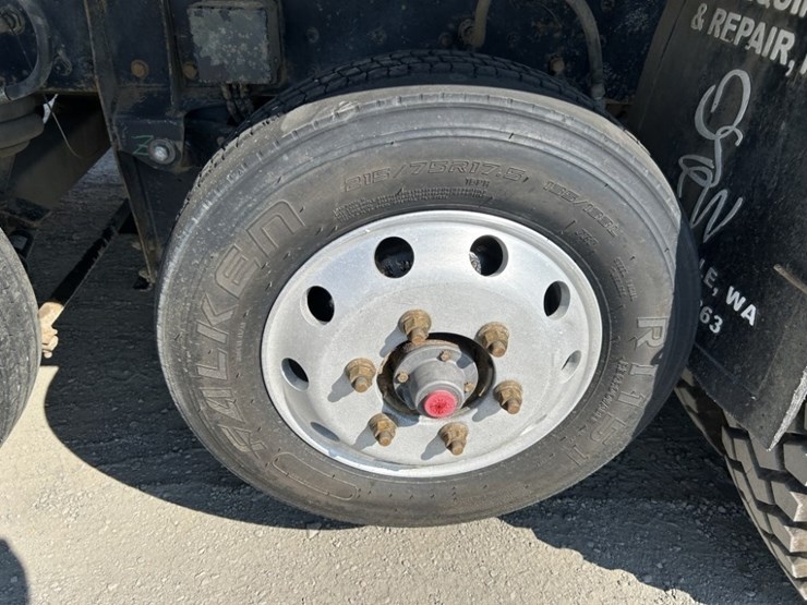 2015-western-star-4900sb-image-36