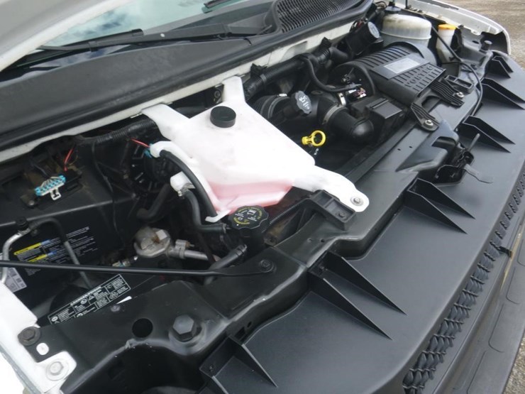 2010-chevrolet-express-2500-image-10