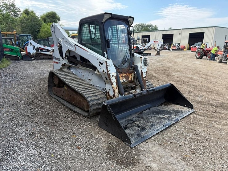 bobcat-t870-image-6