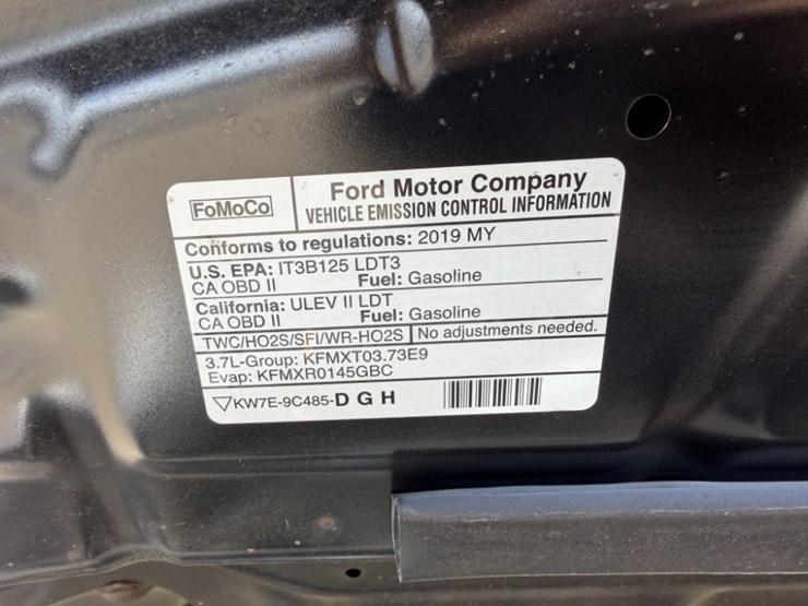 2019-ford-explorer-image-13