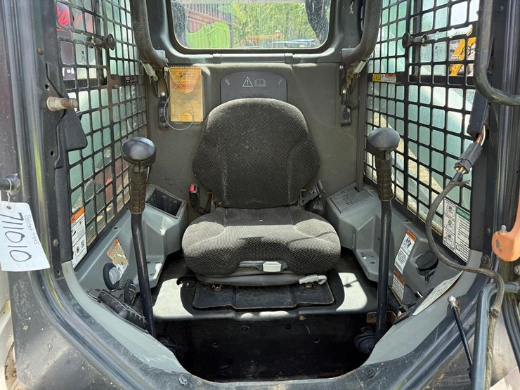 2020-bobcat-t595-image-19