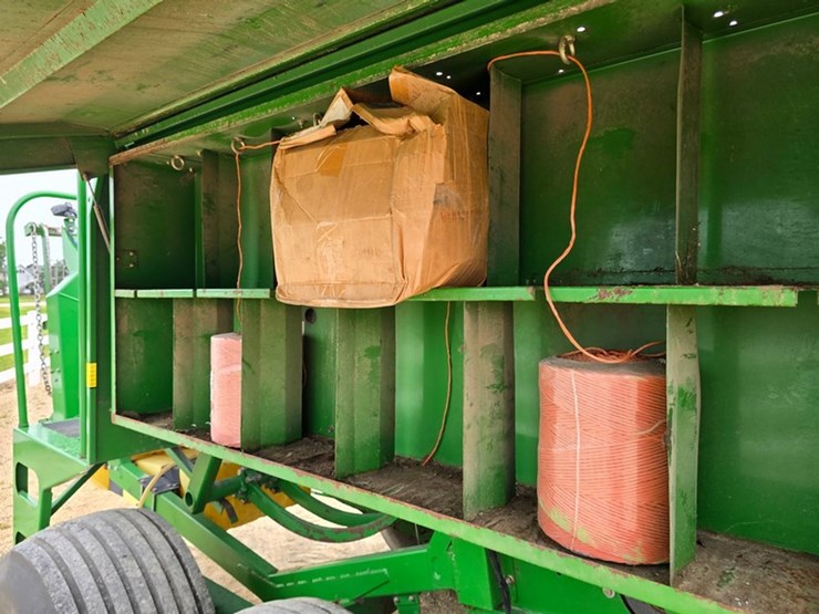 john-deere-100-image-15