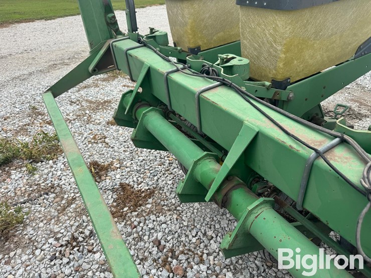 john-deere-7200-image-16