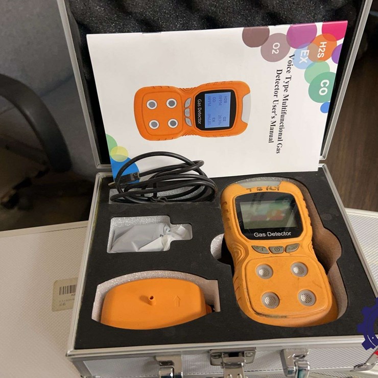 Set of 5 Multifunctional Gas Detectors with Metal Cases