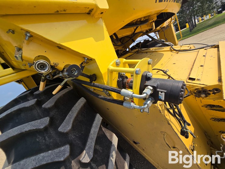 1996-new-holland-tr88-image-10