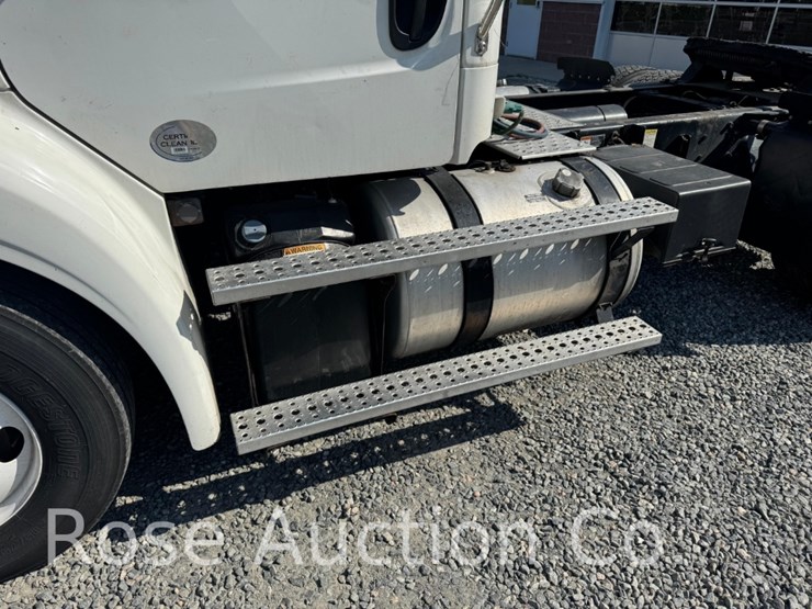 2015-freightliner-m2-112-single-axle-truck-tractor-(saluda,-va)-image-19