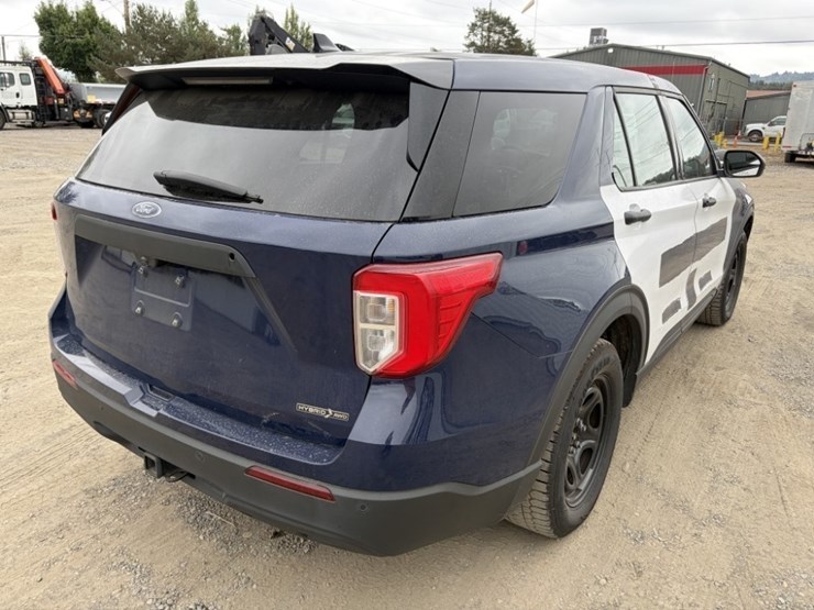 2020-ford-explorer-image-4