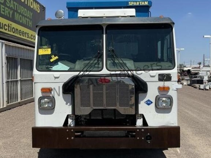 2018-peterbilt-520-image-3