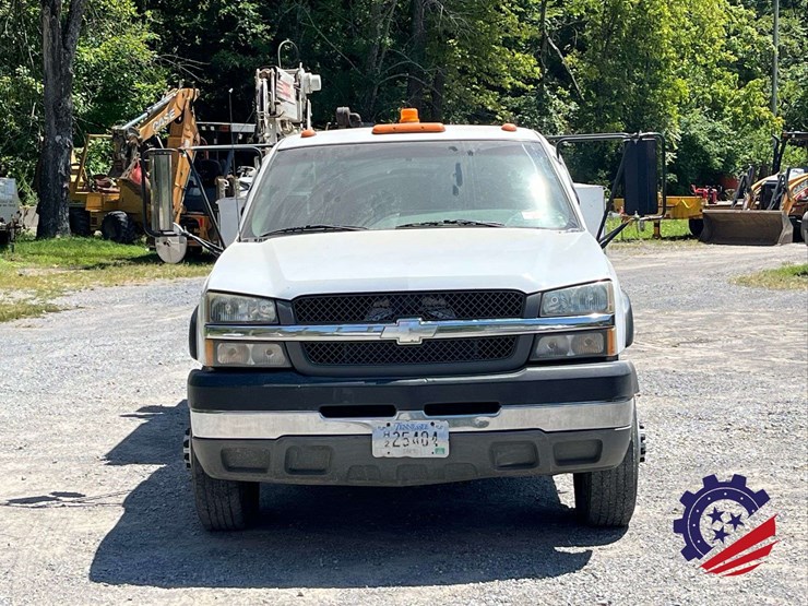 2003-chevrolet-silverado-3500-image-13