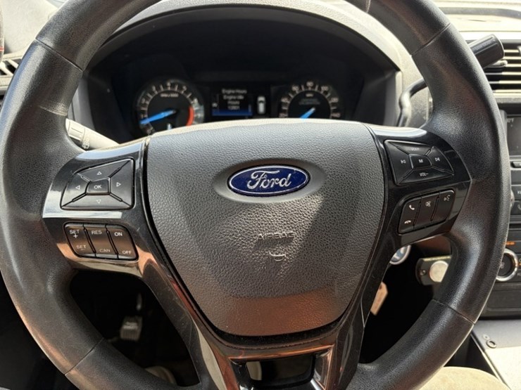 2018-ford-explorer-image-31