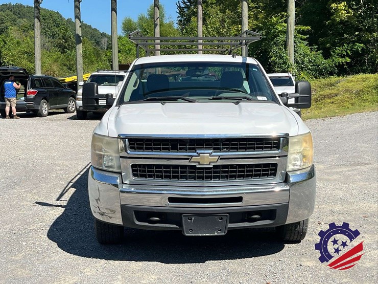 2009-chevrolet-silverado-2500-image-13