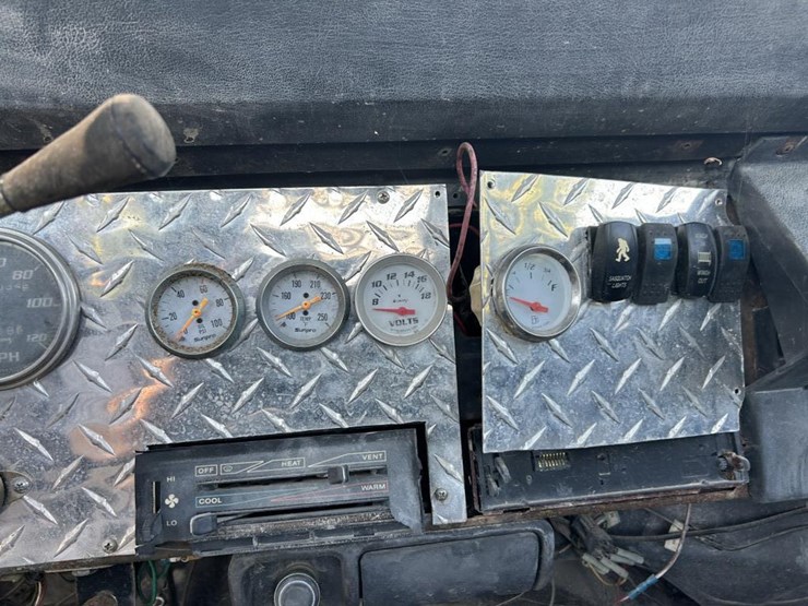 #13-•-1987-amc-jeep-2-door-image-10