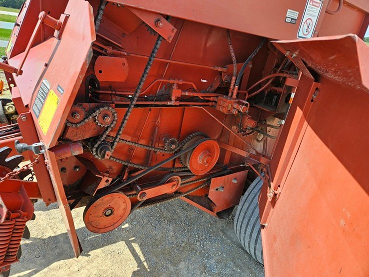 hesston-550-image-19