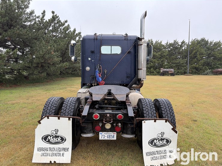1992-freightliner-fld120-image-6