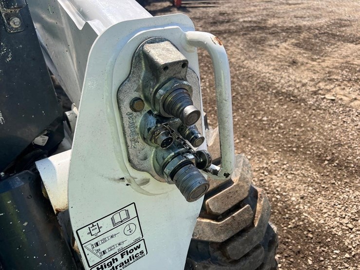 2022-bobcat-s740-image-13